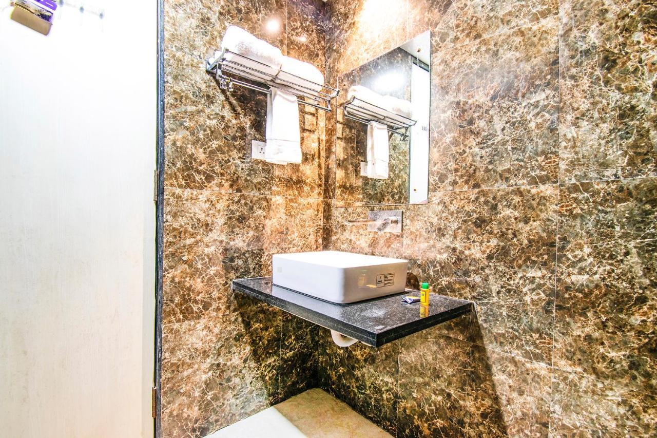 Fabhotel Amrit Greens Indore Airport Bagian luar foto