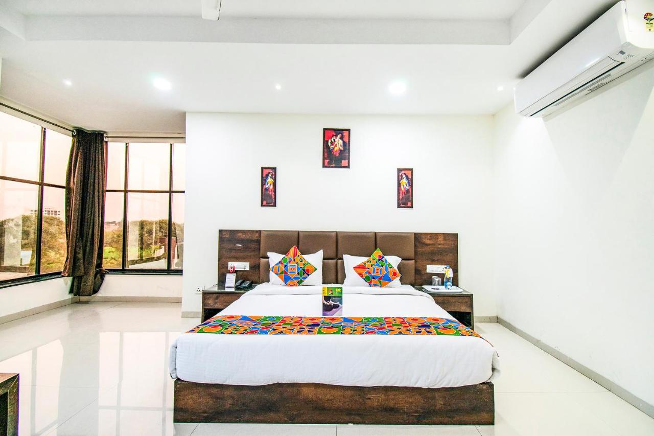 Fabhotel Amrit Greens Indore Airport Bagian luar foto